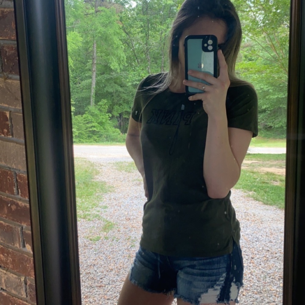 adorable VS Pink t-shirt